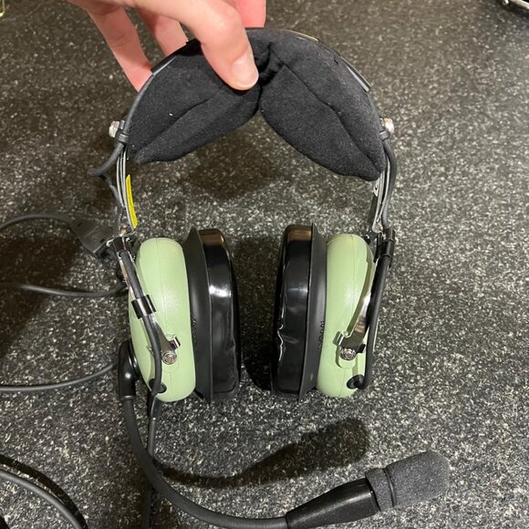 Excellent Condition David Clark Headset - Picture 2 of 3